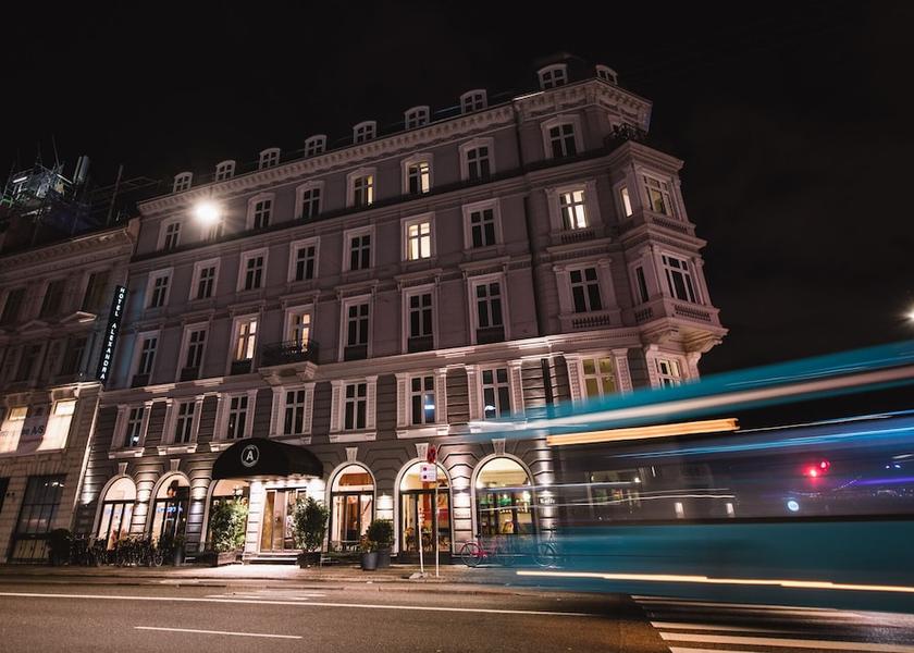 Hovedstaden Copenhagen Front of property - evening/night