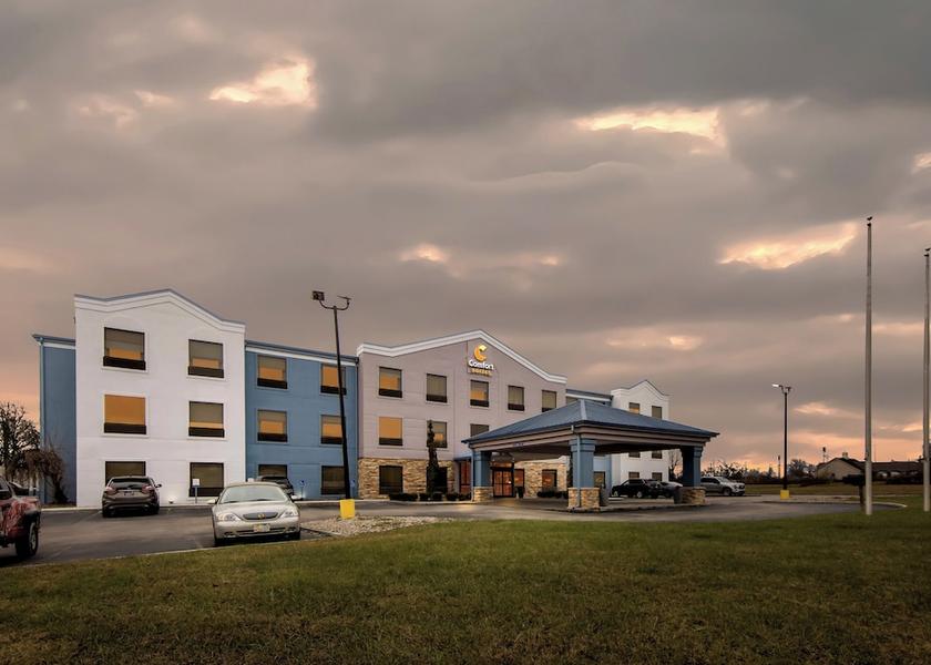 Kentucky London Front of property - evening/night