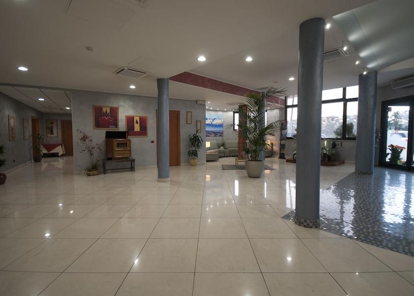 Piedmont Poirino Interior Entrance