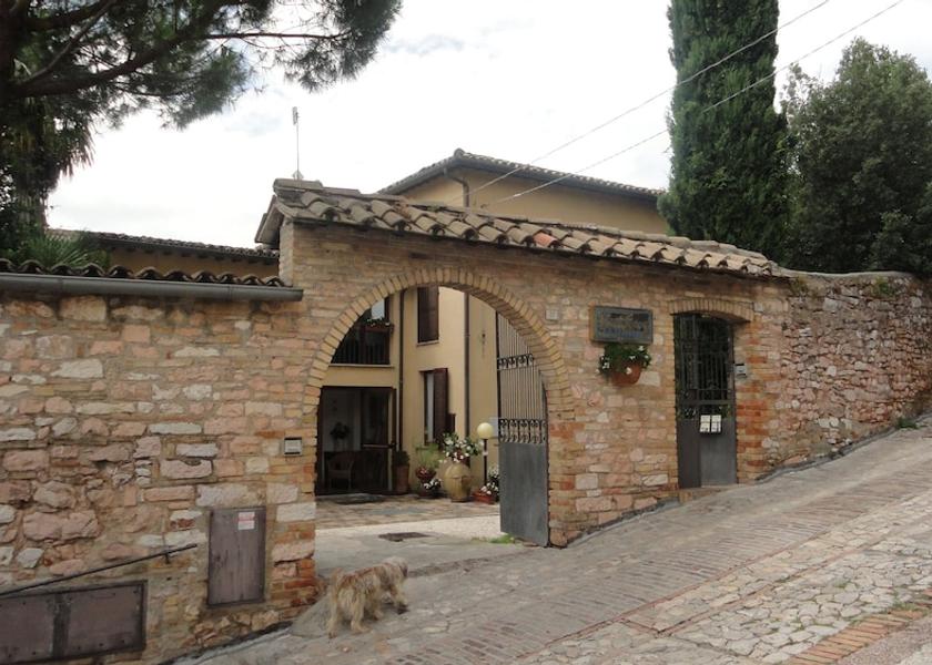 Umbria Spello Entrance