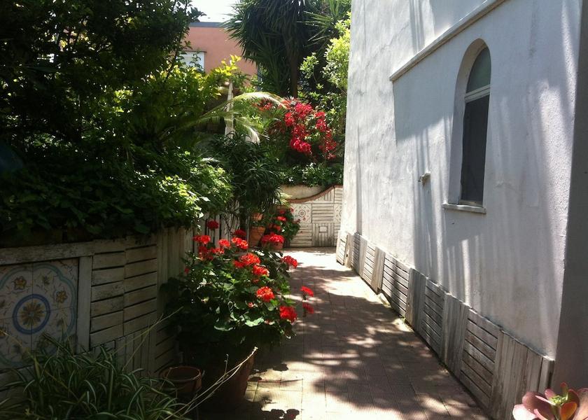 Campania Procida Courtyard