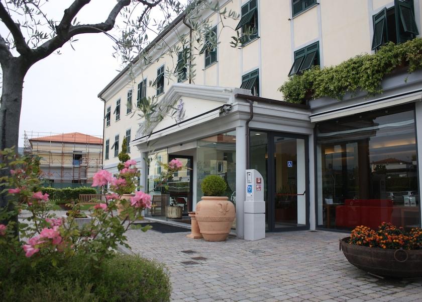 Liguria Sarzana Entrance