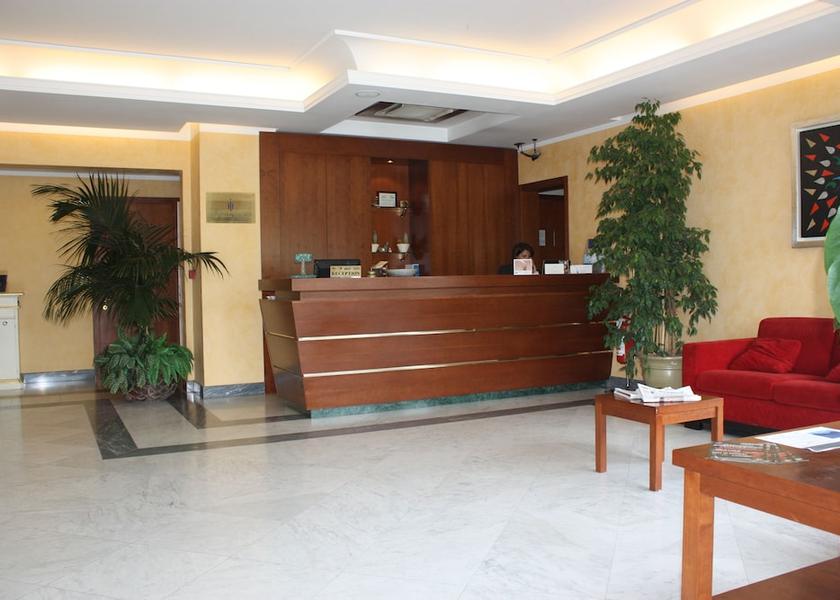 Liguria Sarzana Reception