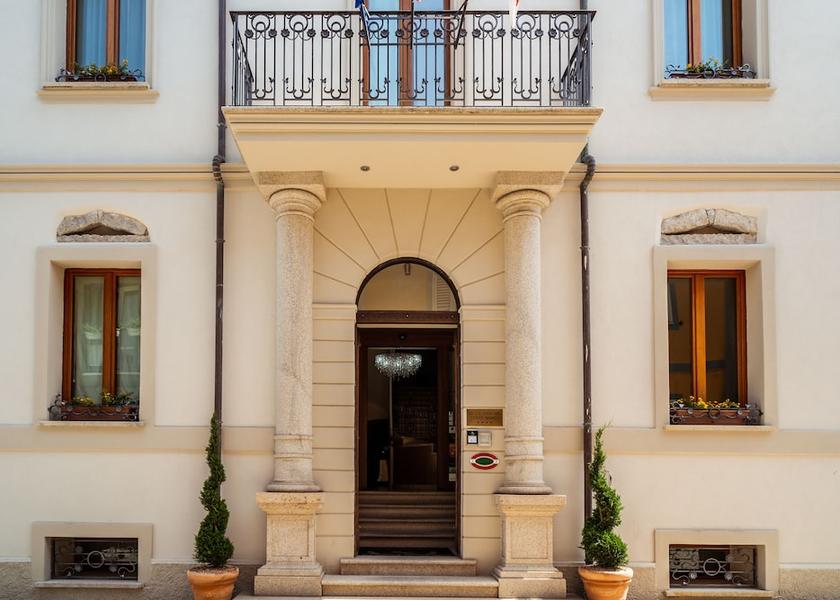 Sardinia Olbia Exterior Detail