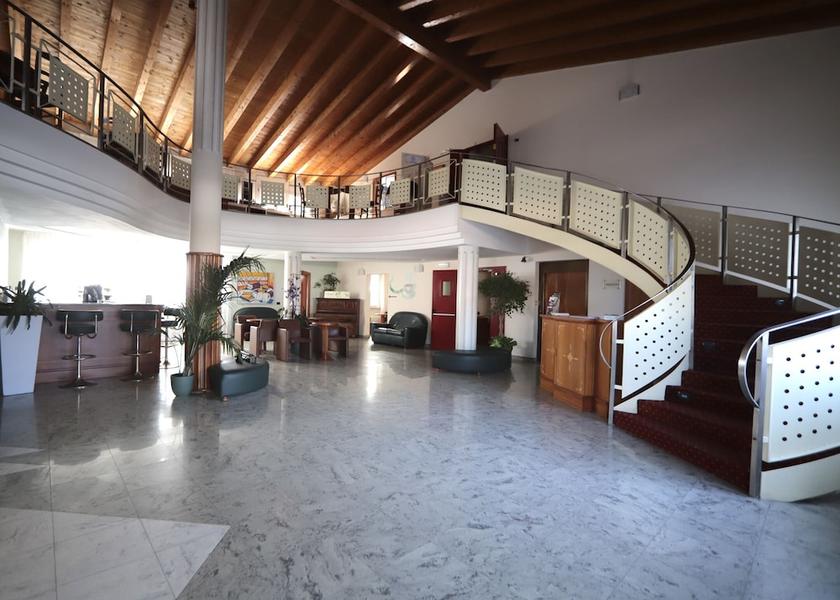 Lombardy San Genesio ed Uniti Reception