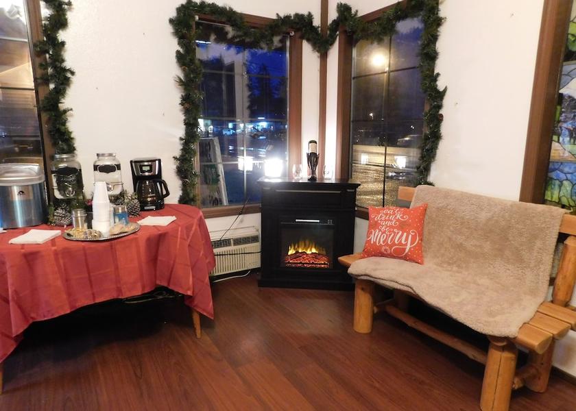 Washington Packwood Interior Entrance