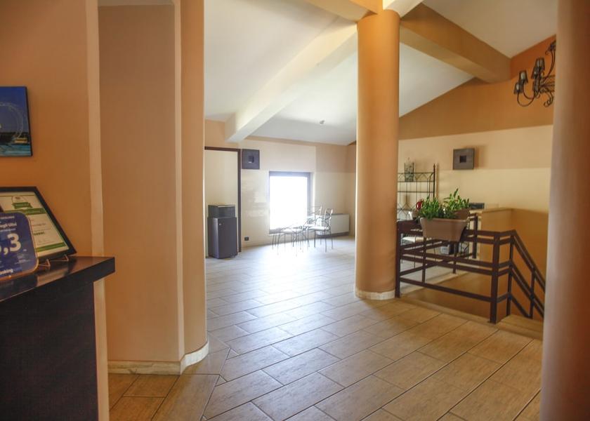 Sicily Villafranca Tirrena Interior Entrance