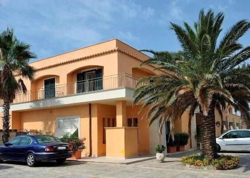 Calabria Gizzeria Exterior