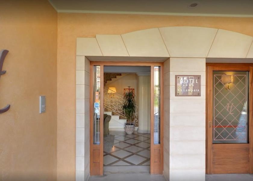 Calabria Gizzeria Entrance