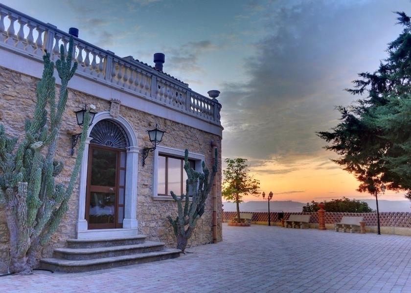 Sicily Niscemi Facade