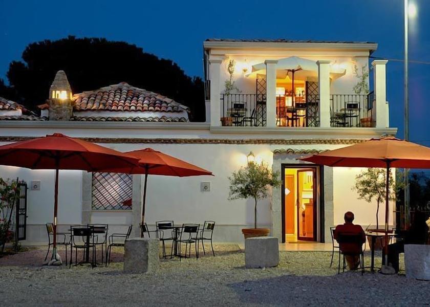Puglia Lesina Facade
