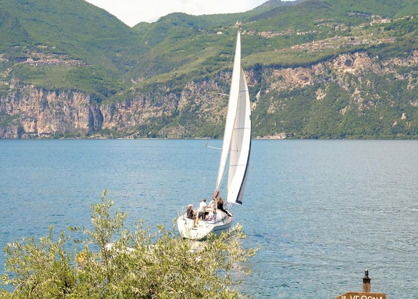 Veneto Brenzone sul Garda Boating