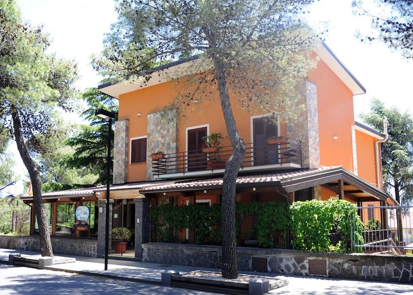 Sicily Nicolosi Exterior Detail