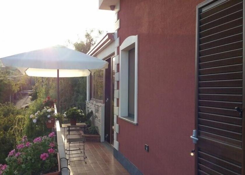 Sicily Santa Venerina Exterior Detail