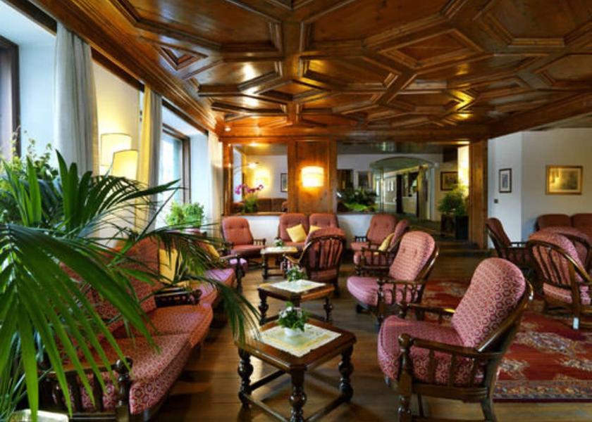 Veneto Cortina d'Ampezzo Lobby lounge
