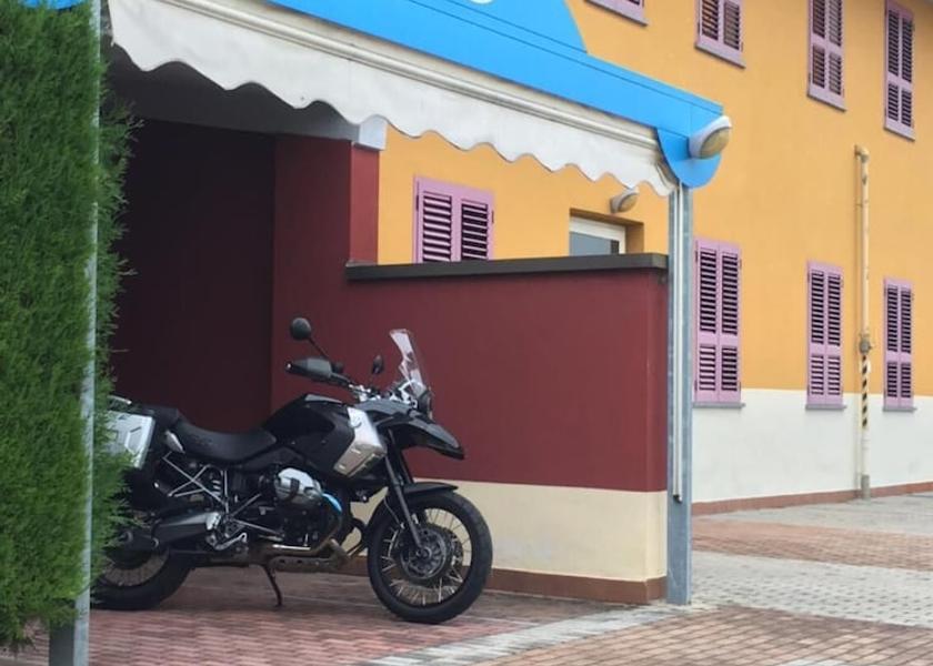 Lombardy Ripalta Guerina Exterior Detail