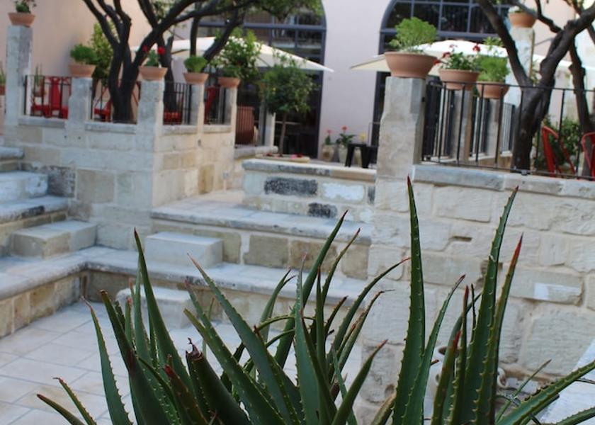 Puglia Zollino Garden