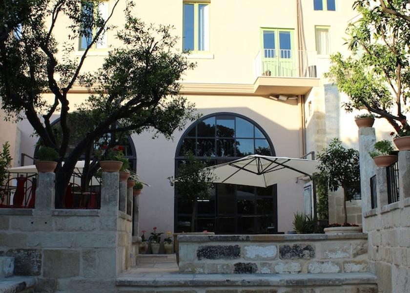 Puglia Zollino Garden
