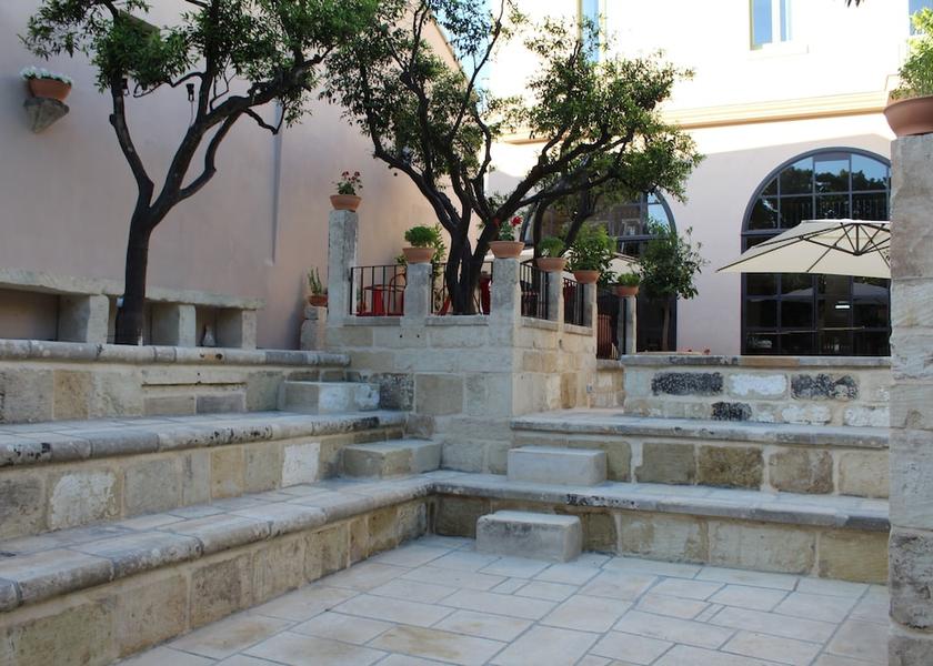 Puglia Zollino Garden