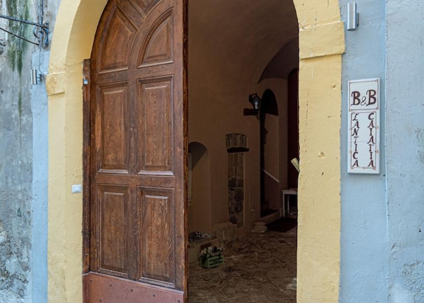 Campania Caiazzo Exterior Detail
