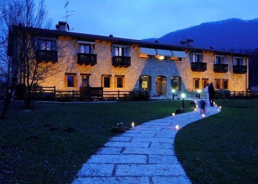 Veneto Revine Lago Exterior Detail
