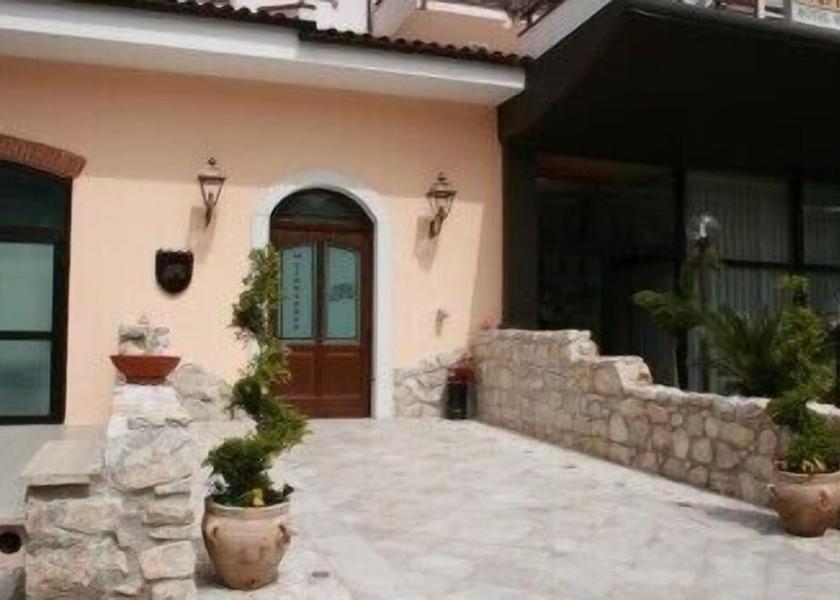 Campania Teggiano Exterior Detail