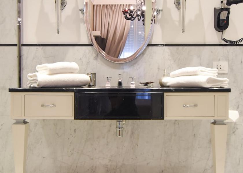 Lombardy Milan Bathroom