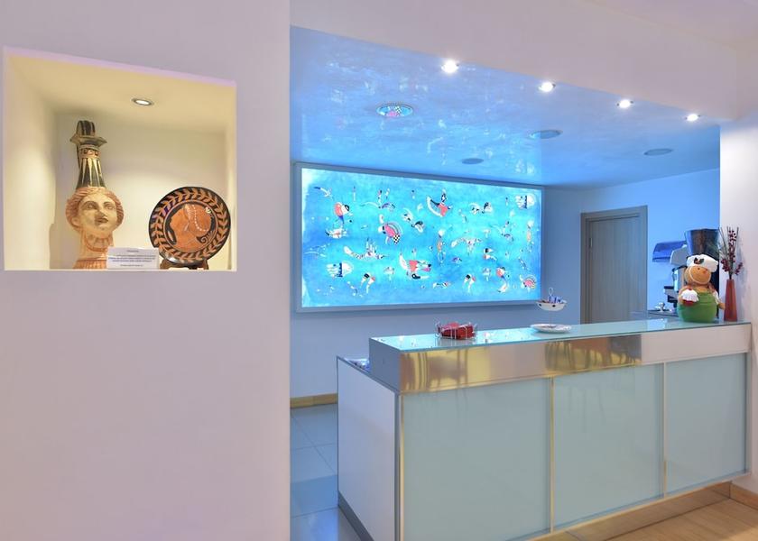 Puglia Canosa di Puglia Bar (on property)