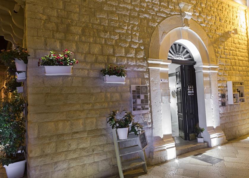 Puglia Trani Entrance