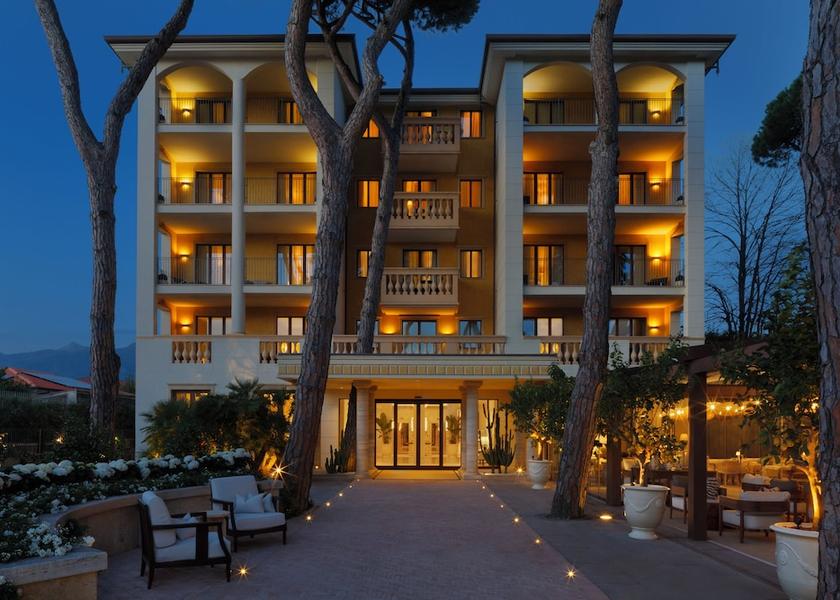 Tuscany Forte dei Marmi Front of property - evening/night