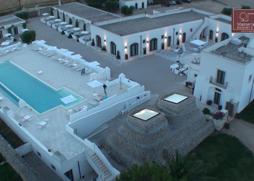 Puglia Lizzano Exterior Detail