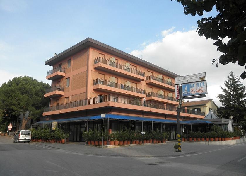 Umbria Passignano sul Trasimeno Front of property