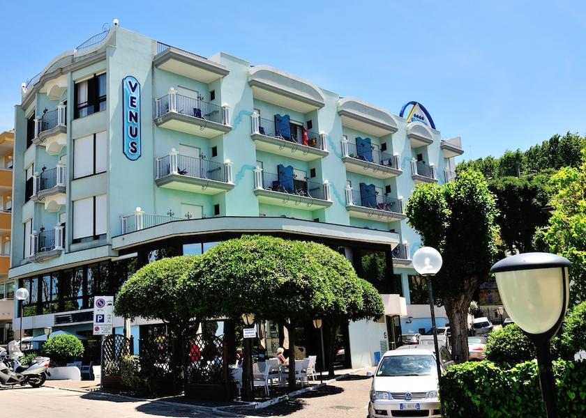 Marche Gabicce Mare Front of property
