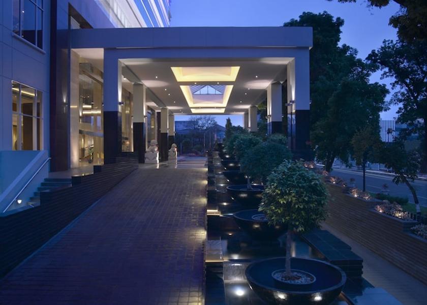  Medan Exterior Detail