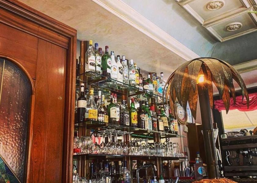 Veneto Jesolo Bar (on property)