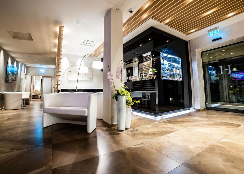 Piedmont Caramagna Piemonte Lobby