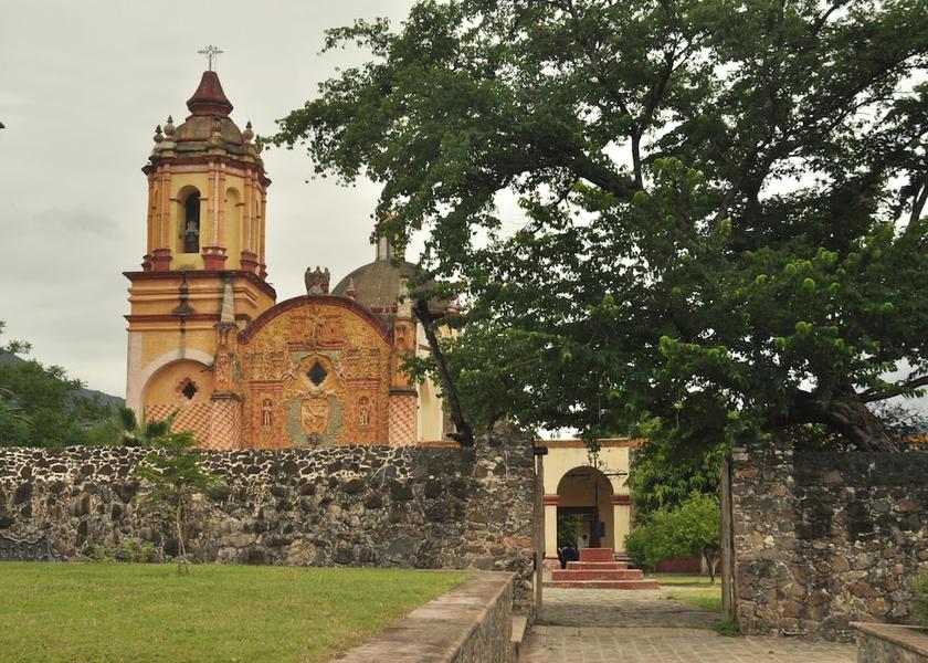 Querétaro Arroyo Seco Facade