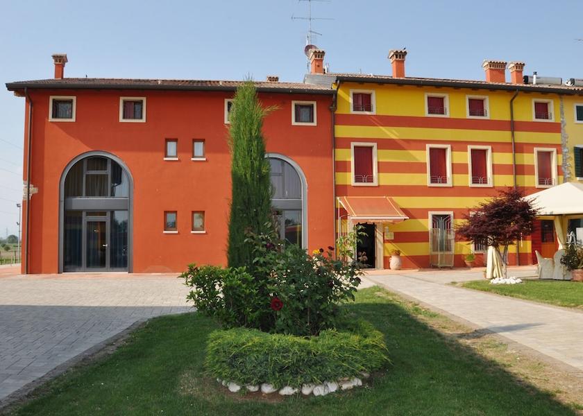 Veneto Sona Facade