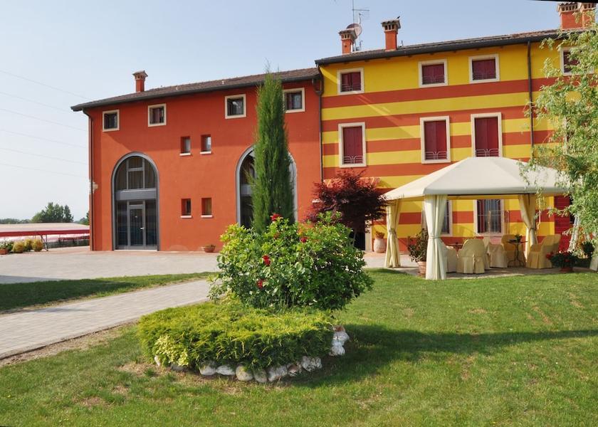 Veneto Sona Entrance