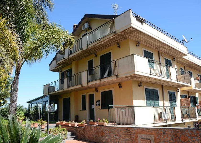 Sicily Mascali Facade