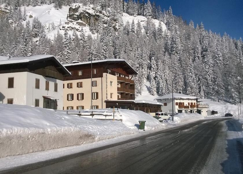 Veneto Auronzo di Cadore Front of property