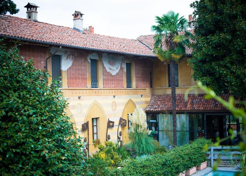 Piedmont Sillavengo Exterior Detail