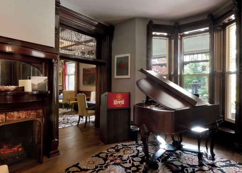 Ontario London Lobby