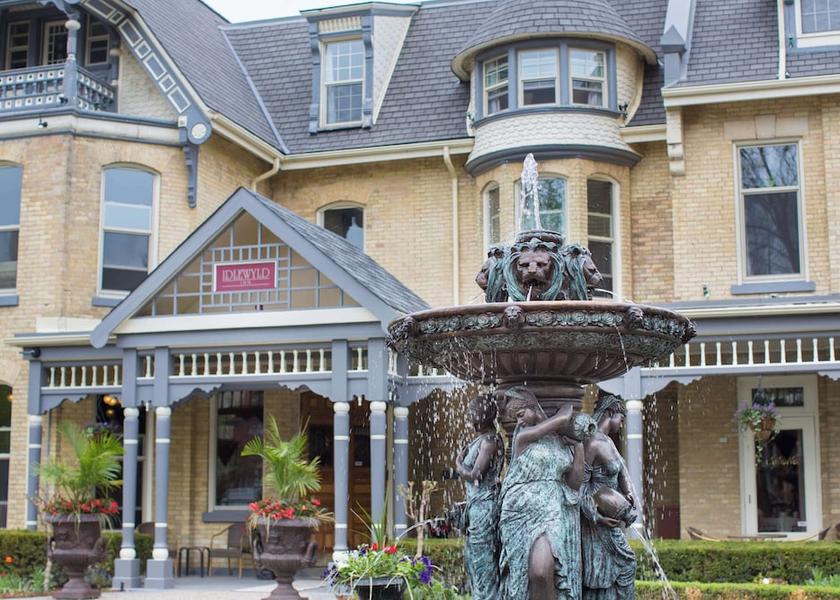 Ontario London Exterior Detail