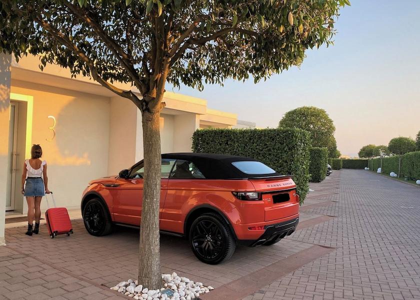 Marche Monsano Parking