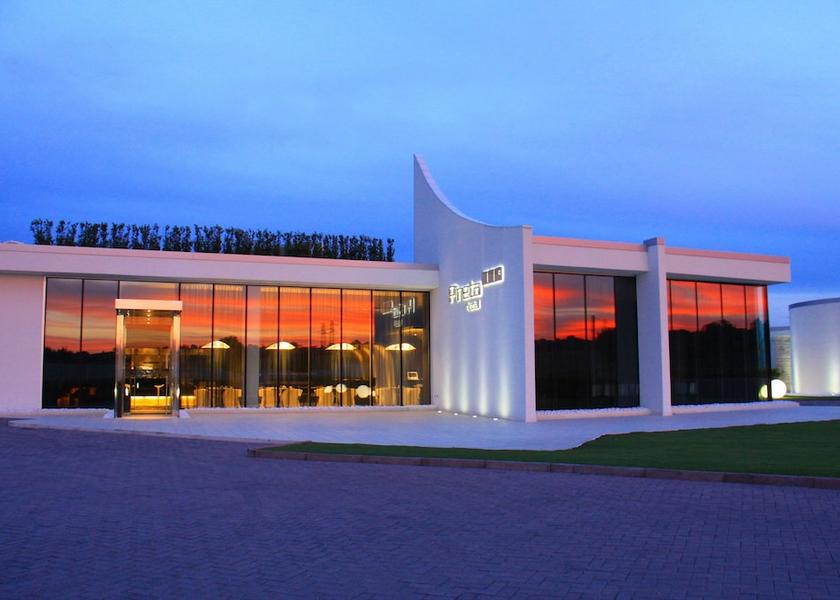 Marche Monsano Facade