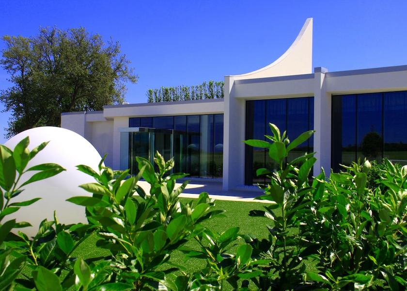 Marche Monsano Facade