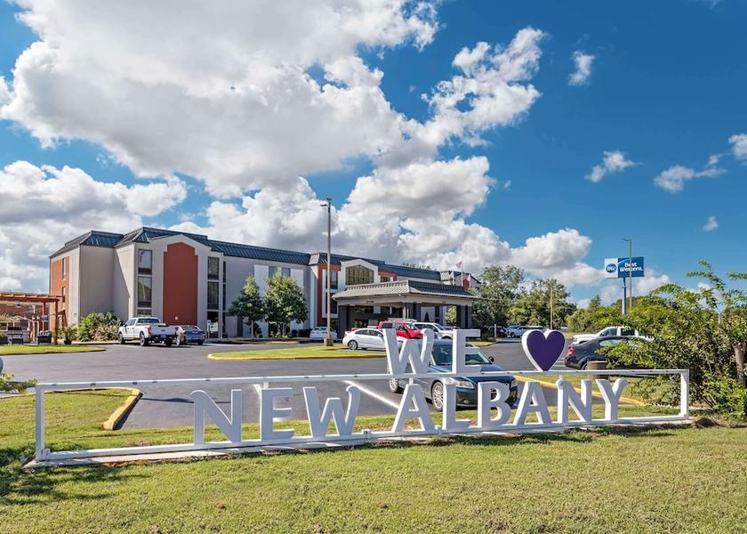 Mississippi New Albany Exterior Detail