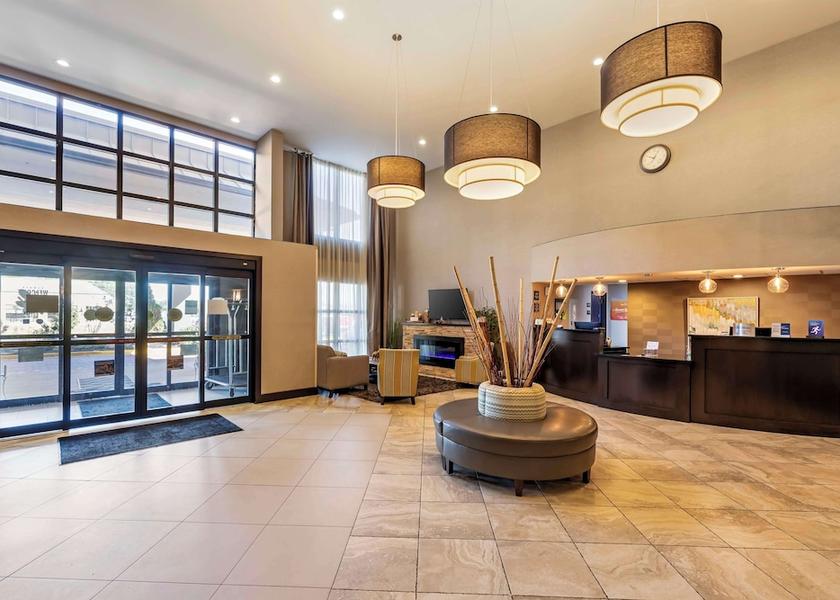 Mississippi New Albany Lobby