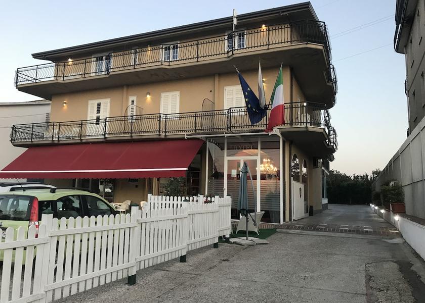 Campania Caianello Facade